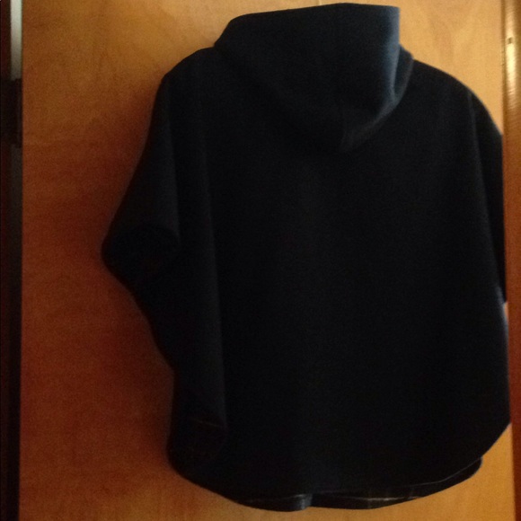 Little girl authentic German cape. - Picture 2 of 8